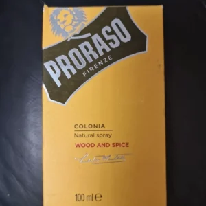 Men’s Proraso Eau de
  Cologne – Wood & Spice (100ml)