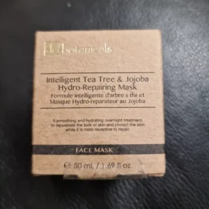 Dr Botanicals Tea-tree
  and Jojoba Hydro-Repairing Mask 50ml