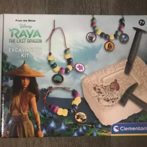 Disney RAYA AND THE LAST
  KINGDOM EXCAVATION KIT CLEMENTONI. Gift For Kids